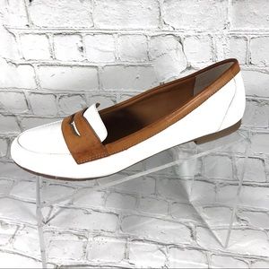 Nine West white patent leather loafers sz 9